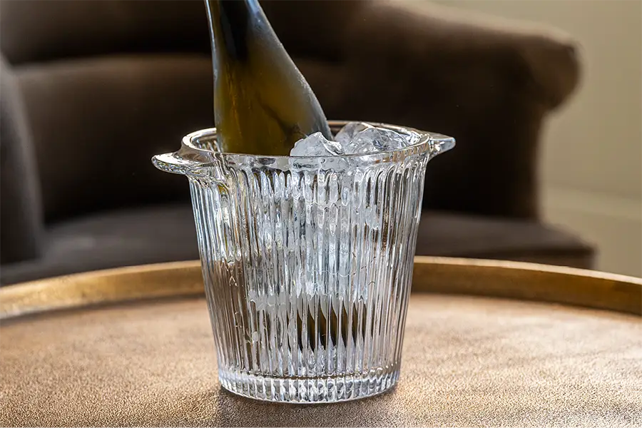 Eiskuebel aus Glas